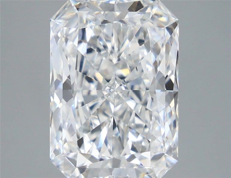 Loose Lab Diamond 4.58ct D VVS2 - IGI Radiant: Loose Lab Diamond 4.58ct D VVS2 - IGI Radiant Loose Lab Diamond weighing 4.58ct, with D color and VVS2 clarity, certified by IGI, featuring excellent polish and symmetry. Item Specifics: Source:
