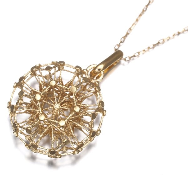 18K 750 Yellow Gold Engraving Necklace: 18K 750 Yellow Gold Engraving Necklace 18K yellow gold engraving necklace from Japan, devoid of a main stone, designed as a pendant. Item Specifics: Country Of Origin: Japan Metal: Yellow Gold Metal P