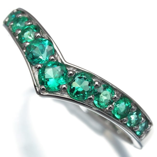 Ring 0.70Ct Emerald in 999 Platinum: Ring 0.70Ct Emerald in 999 Platinum Ring featuring a natural emerald set in 999 platinum, made in Japan, ring size US 8.5-8.75. Item Specifics: Country Of Origin: Japan Metal: Platinum Metal Purity: 9