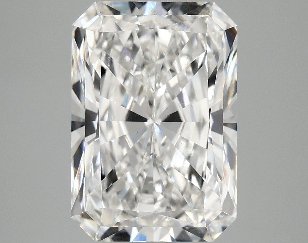Loose Lab Diamond IGI Radiant 4.1ct E VS1: Loose Lab Diamond IGI Radiant 4.1ct E VS1 Loose lab-grown diamond weighing 4.1ct with a radiant cut, color E, clarity VS1, and IGI certification; features excellent polish and symmetry, measuring