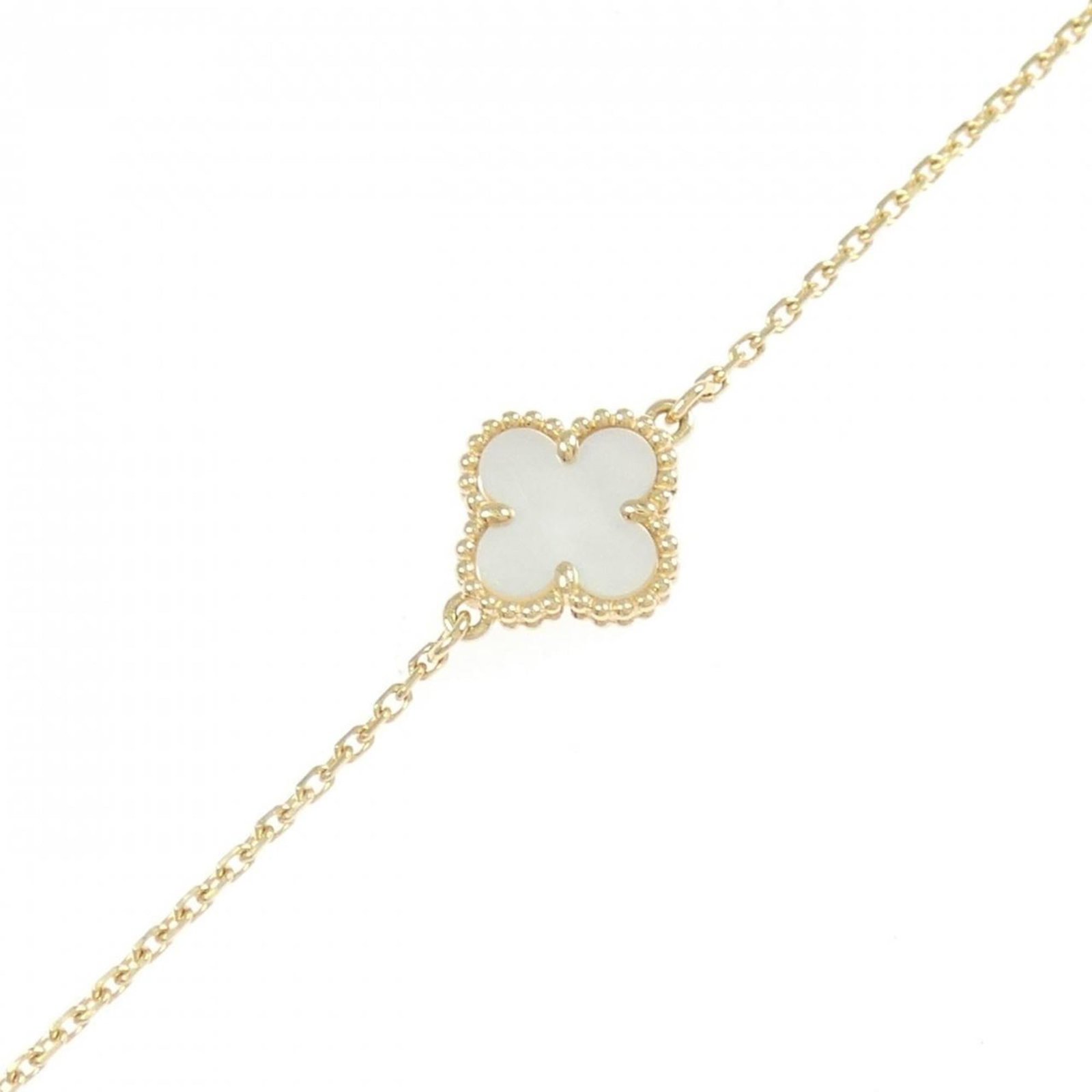 Yellow Gold (18K) Van Cleef & Arpels Charm Bracelet: Yellow Gold (18K) Van Cleef & Arpels Charm Bracelet Van Cleef & Arpels charm bracelet made of 18K yellow gold for women, measuring 16cm - 17.5cm in length, in very good used condition with minor trace