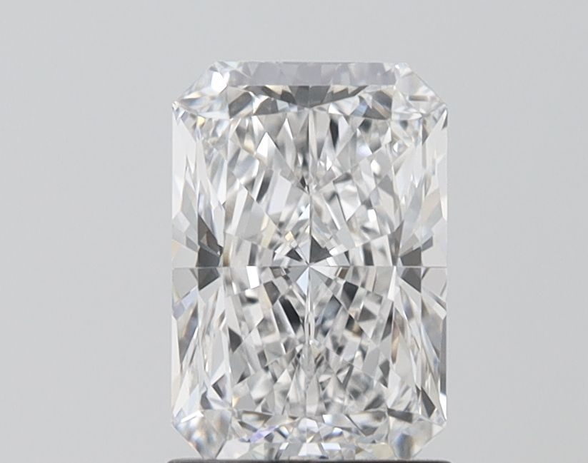 Loose Lab Diamond IGI Radiant 1.56ct E VVS2: Loose Lab Diamond IGI Radiant 1.56ct E VVS2 This 1.56ct radiant lab-grown diamond features an E color and VVS2 clarity, certified by IGI, with excellent polish and symmetry. Item Specifics: Source: