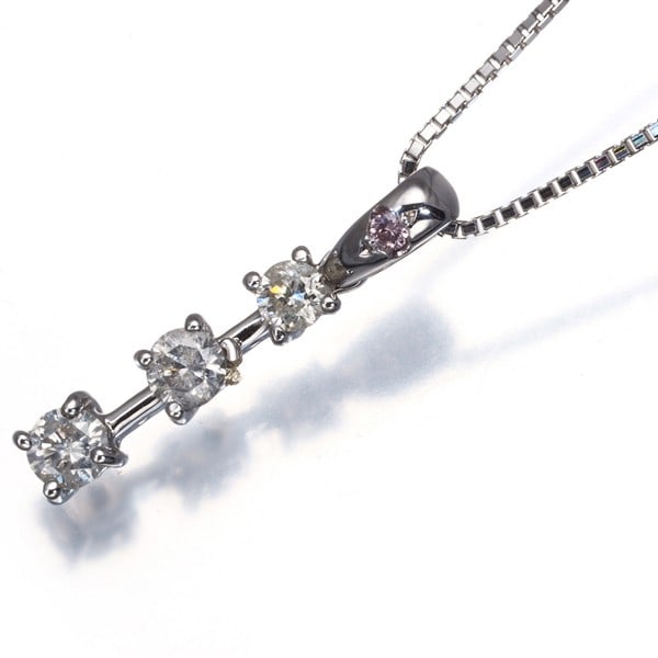 18K 750 White Gold Diamond Necklace 0.25Ct/ 0.005Ct 3P (1 of 4)