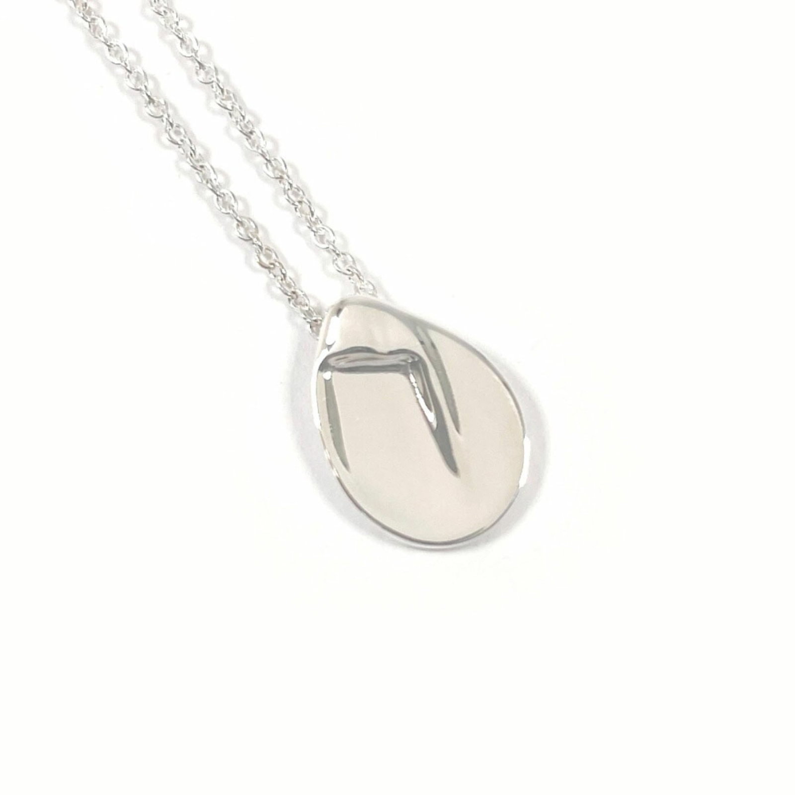 Tiffany & Co. Elsa Peretti Madonna Necklace 925 Sterling Silver for Women: Tiffany & Co. Elsa Peretti Madonna Necklace 925 Sterling Silver for Women Tiffany & Co. Elsa Peretti Madonna necklace in 925 sterling silver for women, with a neck circumference of 41cm, in very good