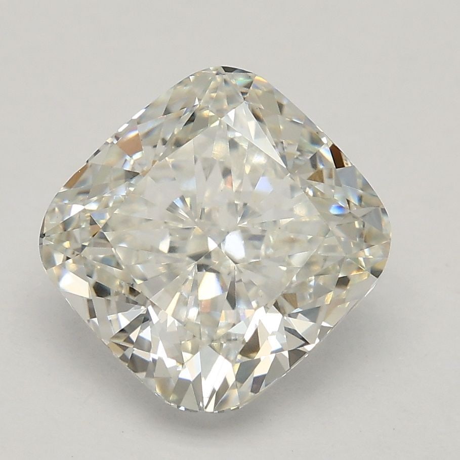 Loose Lab Diamond IGI Cushion Brilliant 2.05ct G VS1: Loose Lab Diamond IGI Cushion Brilliant 2.05ct G VS1 Christian Dior charm bracelet made of silver, weighing 3g with a total length of 21 cm. It is in very good used condition with some scratches and