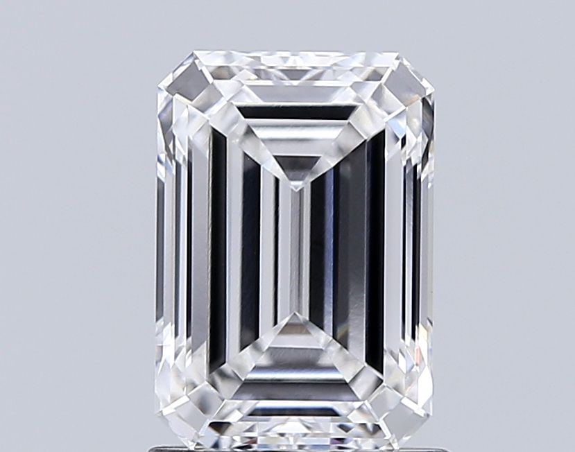 Loose Lab Diamond IGI Emerald 1.54ct D VVS1: Loose Lab Diamond IGI Emerald 1.54ct D VVS1 Loose lab-created 1.54ct emerald diamond in color D, VVS1 clarity, certified by IGI, measuring 7.83mm x 5.44mm x 3.68mm. Item Specifics: Source: This Is A