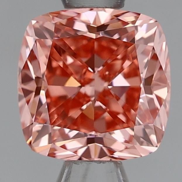 Loose Lab Diamond 1.03ct Fancy Intense Pink VVS2 - IGI Cushion Modified: Loose Lab Diamond 1.03ct Fancy Intense Pink VVS2 - IGI Cushion Modified Chanel clip earrings made of leather in black and gold, measuring 33.10mm x 37.00mm, in good used condition with traces of usage