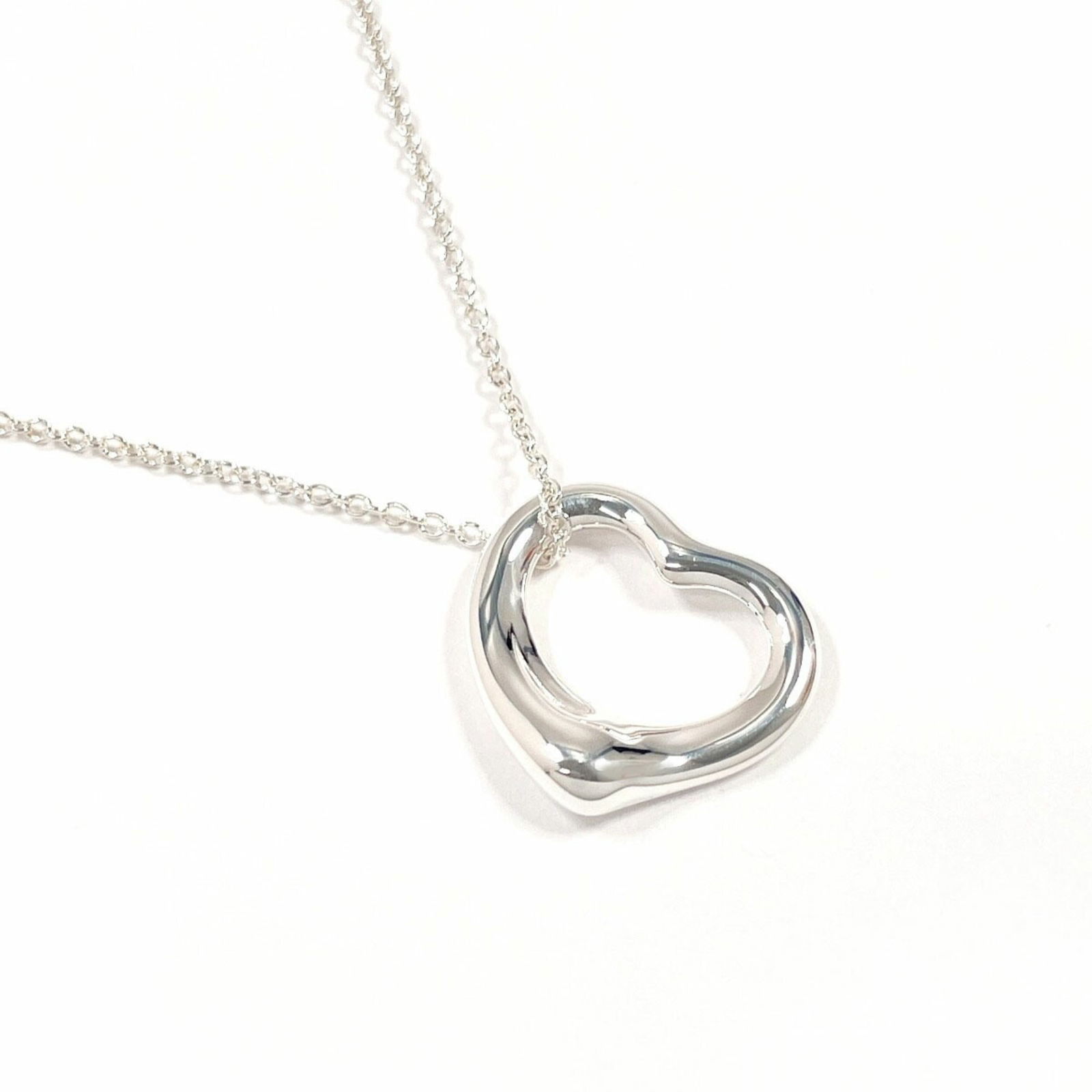 Tiffany Heart Necklace Elsa Peretti in 925 Sterling Silver - TIFFANY & Co.: Tiffany Heart Necklace Elsa Peretti in 925 Sterling Silver - TIFFANY & Co. Tiffany & Co. heart necklace by Elsa Peretti, made of 925 sterling silver, 40.5cm neck circumference, 14mm x 15mm pendant