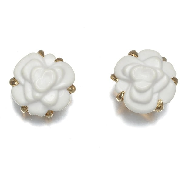 Chanel 18K Yellow Gold Earrings with White Agate Camelia: Chanel 18K Yellow Gold Earrings with White Agate Camelia Chanel earrings made of 18k yellow gold featuring natural white agate, of French origin. Item Specifics: Country Of Origin: France Brand: CHANE