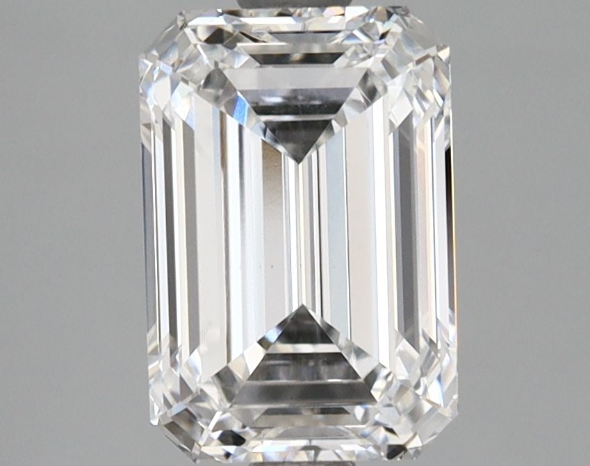 Loose Lab Diamond GIA Emerald 2.18ct E VS1: Loose Lab Diamond GIA Emerald 2.18ct E VS1 Loose lab-grown diamond with a carat weight of 2.18, emerald cut, E color, and VS1 clarity. Certified by GIA with excellent polish and symmetry. Item