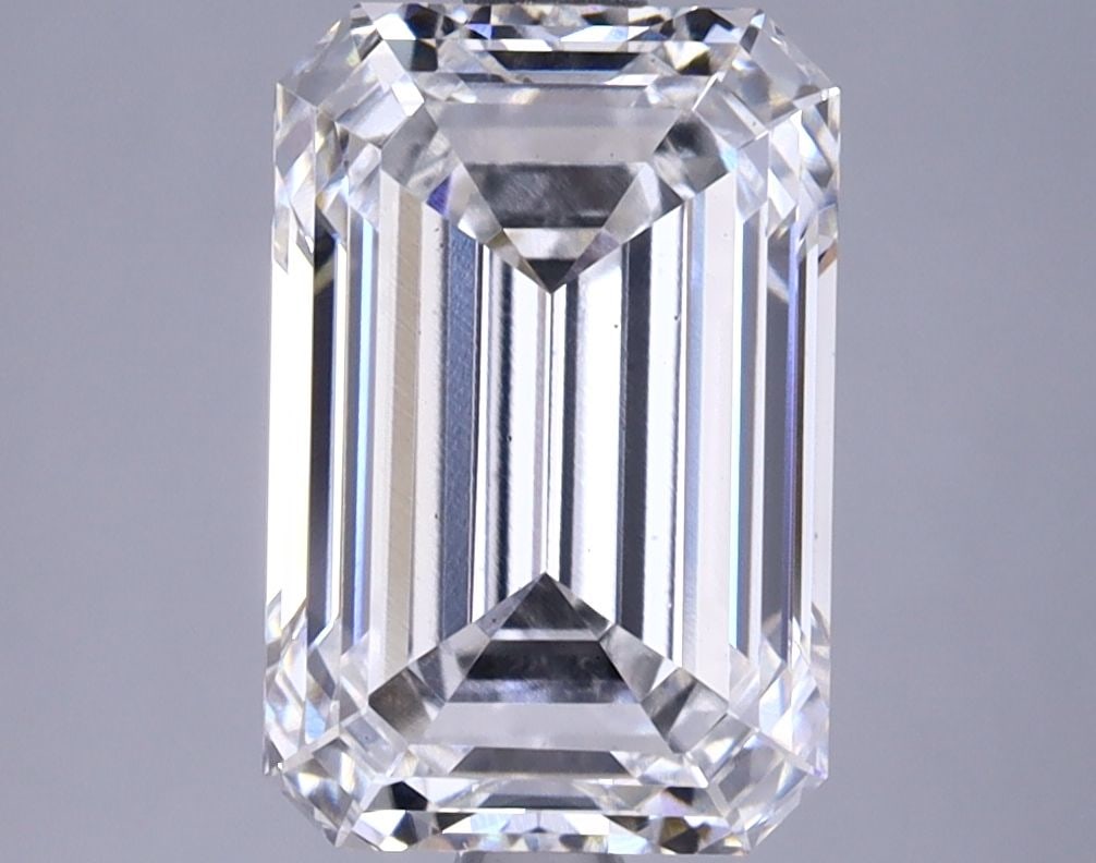 Emerald 3.56ct F VS2 - Loose Lab Diamond GIA: Emerald 3.56ct F VS2 - Loose Lab Diamond GIA Loose lab-grown diamond, GIA certified, weighing 3.56 ct, color F, clarity VS2, and excellent polish and symmetry. Item Specifics: Source: This Is A Real D