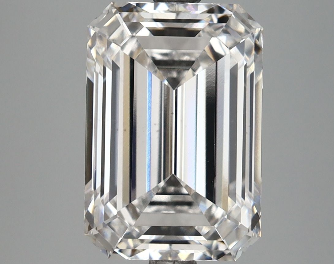 Loose Lab Diamond 4.51ct GIA Emerald E VS2: Loose Lab Diamond 4.51ct GIA Emerald E VS2 Loose lab-grown diamond certified by GIA, weighing 4.51ct, in color E with VS2 clarity; measurements are 11.44L x 7.86W x 5.11H. Item Specifics: Source: