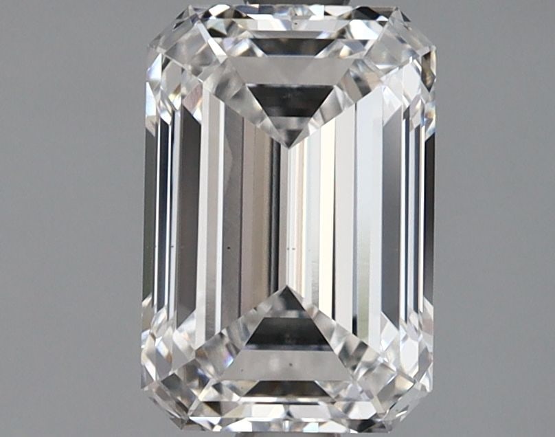 IGI Emerald 1.87ct E VS1 - Lab Diamond: IGI Emerald 1.87ct E VS1 - Lab Diamond Lab-grown IGI Emerald diamond weighing 1.87ct, with an E color and VS1 clarity, exhibiting excellent polish and symmetry. Certified by IGI. Item Specifics: Sourc