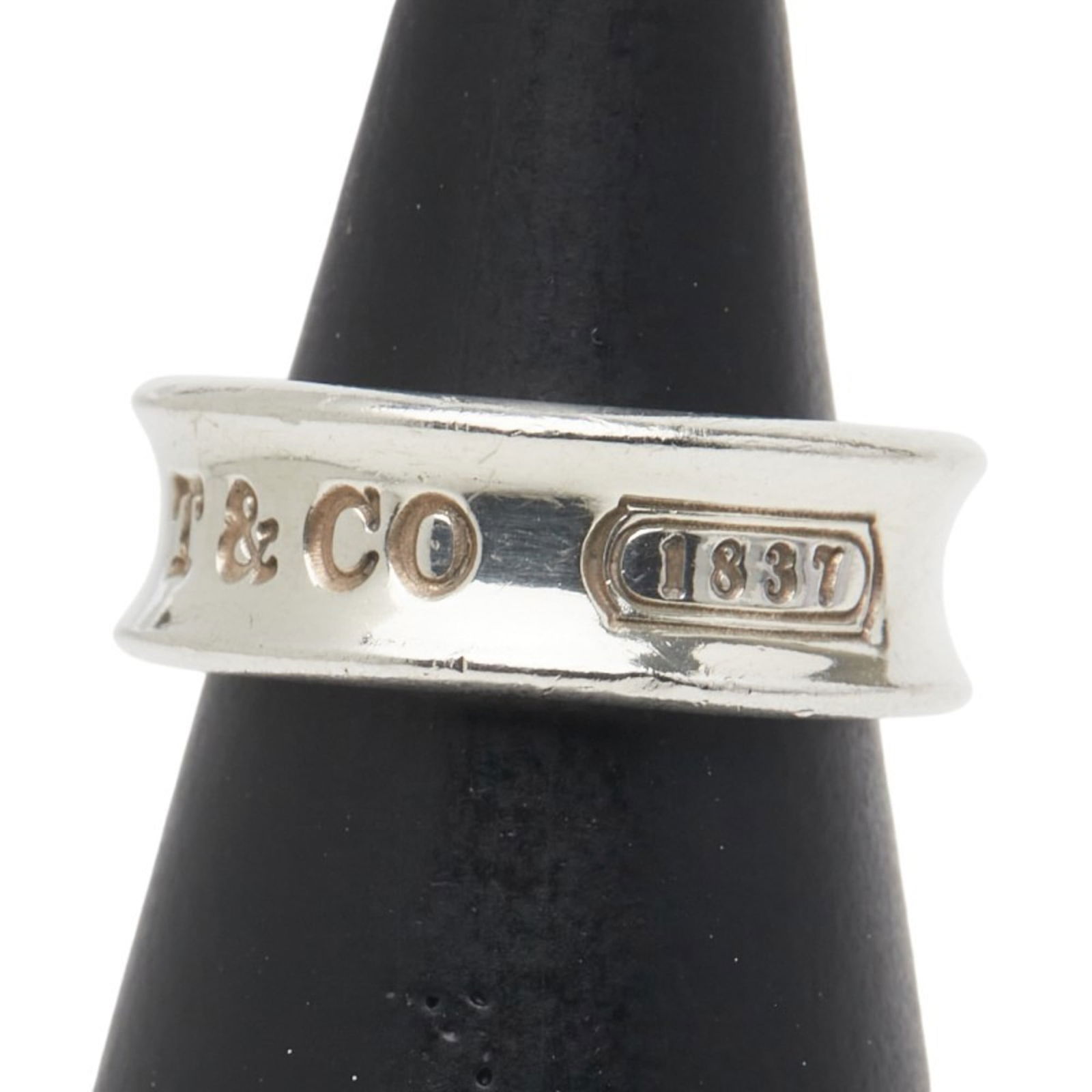 Silver 925 Tiffany Band Ring: Silver 925 Tiffany Band Ring Tiffany Band Ring in Silver 925, women's US size 5.5, in good used condition with some signs of usage. Item Specifics: Brand: Tiffany Type: Band Ring Gender: Women Materia