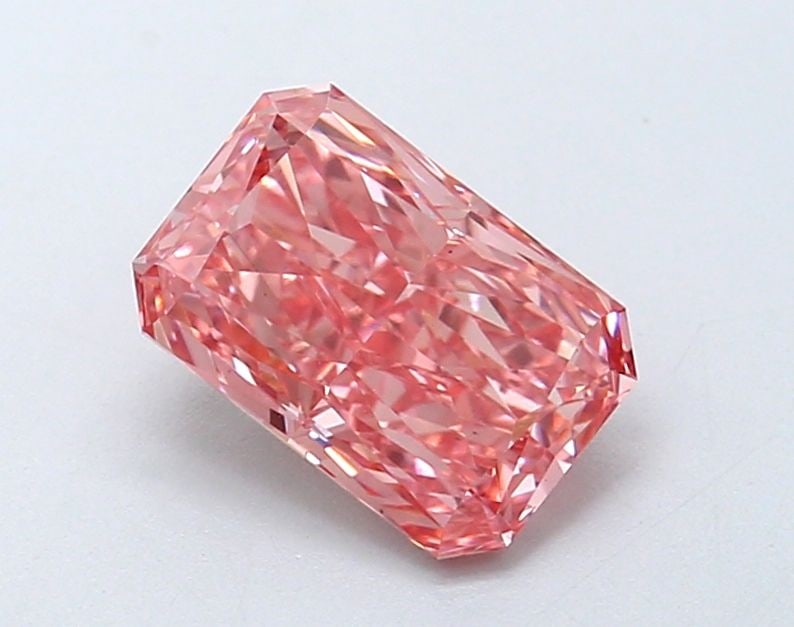 IGI Loose Lab Diamond Radiant 1.37ct Fancy Vivid Pink VS2: IGI Loose Lab Diamond Radiant 1.37ct Fancy Vivid Pink VS2 IGI loose lab diamond, radiant cut, 1.37ct, fancy vivid pink color, clarity VS2, very good polish and symmetry, measures 7.95mm x 5.35mm x