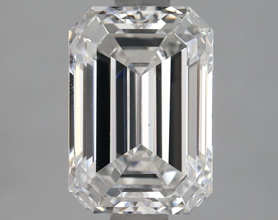 Loose Lab Diamond 1.88ct E VS1 - IGI Emerald: Loose Lab Diamond 1.88ct E VS1 - IGI Emerald Loose lab diamond certified by IGI, featuring an emerald cut of 1.88ct, color E, clarity VS1, with excellent polish and symmetry, measuring 8.46L x 5.85W