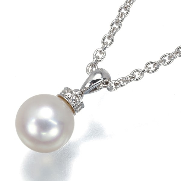 Bvlgari Necklace 8.8mm Akoya Pearl Diamond 18K 750 White Gold: Bvlgari Necklace 8.8mm Akoya Pearl Diamond 18K 750 White Gold Bvlgari necklace featuring an 8.8mm Akoya pearl set in 18K white gold. The creation of the main stone is unknown. Item Specifics: