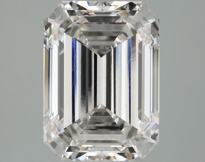 Loose Lab Diamond IGI Emerald 3.1ct G VS1: Loose Lab Diamond IGI Emerald 3.1ct G VS1 Loose lab-grown diamond weighing 2.65ct, princess cut, with a fancy vivid green color and VS2 clarity. Certified by IGI, it has very good polish and