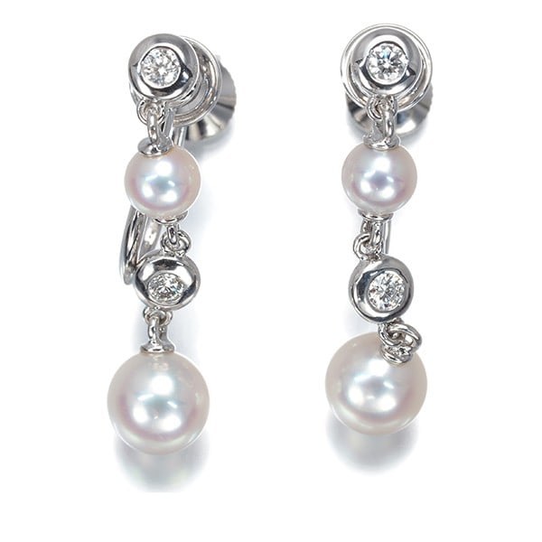 Mikimoto 18K White Gold Diamond Drop Akoya Pearl Earrings 4.0-5.6mm: Mikimoto 18K White Gold Diamond Drop Akoya Pearl Earrings 4.0-5.6mm Mikimoto earrings made of 18k white gold featuring drop akoya pearls, with pearl sizes ranging from 4.0mm to 5.6mm, designed for non