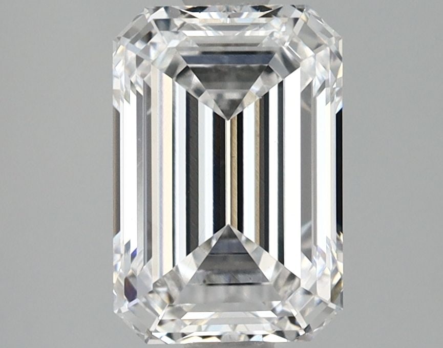 Loose Lab Diamond GIA Emerald 2.18ct D VS1: Loose Lab Diamond GIA Emerald 2.18ct D VS1 This 2.18 ct loose lab-grown diamond features an emerald cut, D color, and VS1 clarity, certified by GIA with excellent polish and symmetry. Item Specifics: