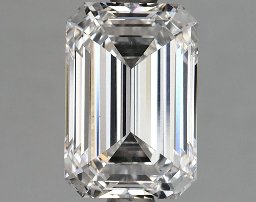 Loose Lab Diamond GIA Emerald 2.08ct E VS2: Loose Lab Diamond GIA Emerald 2.08ct E VS2 Loose Lab Diamond GIA Emerald, 2.08ct, E color, VS2 clarity, featuring EX polish and VG symmetry, certified by GIA. Item Specifics: Source: This Is A Real