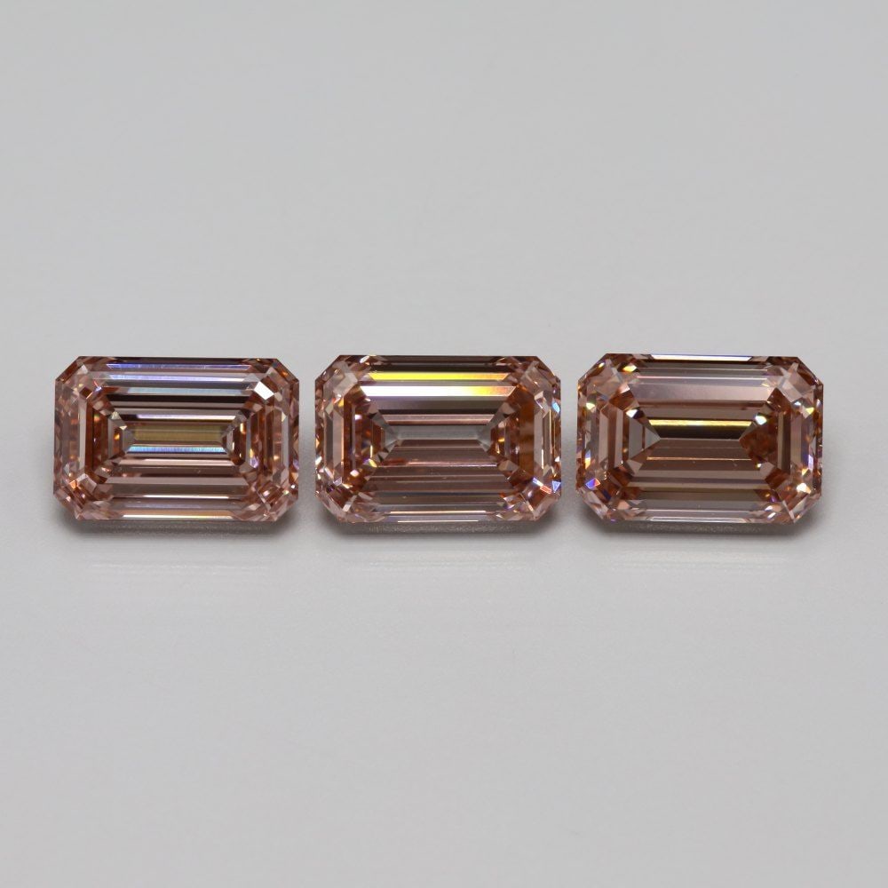 Loose Lab Diamond Emerald 3.06ct Fancy Intense Pink VS1: Loose Lab Diamond Emerald 3.06ct Fancy Intense Pink VS1 Loose lab-grown diamond weighing 3.06ct with a fancy intense pink color and VS1 clarity. Certified with no official certification. Item