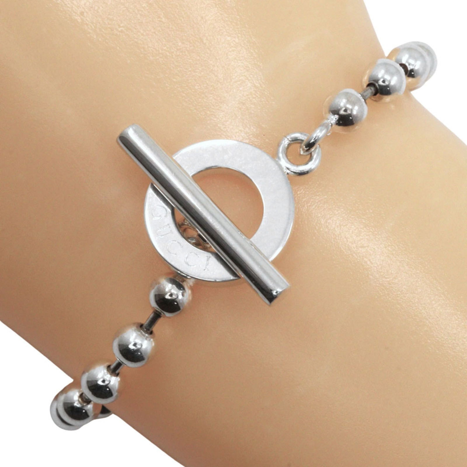 Gucci Silver 925 Charm Bracelet: Gucci Silver 925 Charm Bracelet This listing features Gucci Silver 925 Charm Bracelet. Item specifics are provided below. Item Specifics: Brand: Gucci Type: Charm Bracelet Gender: Unisex,Women,Men Mat