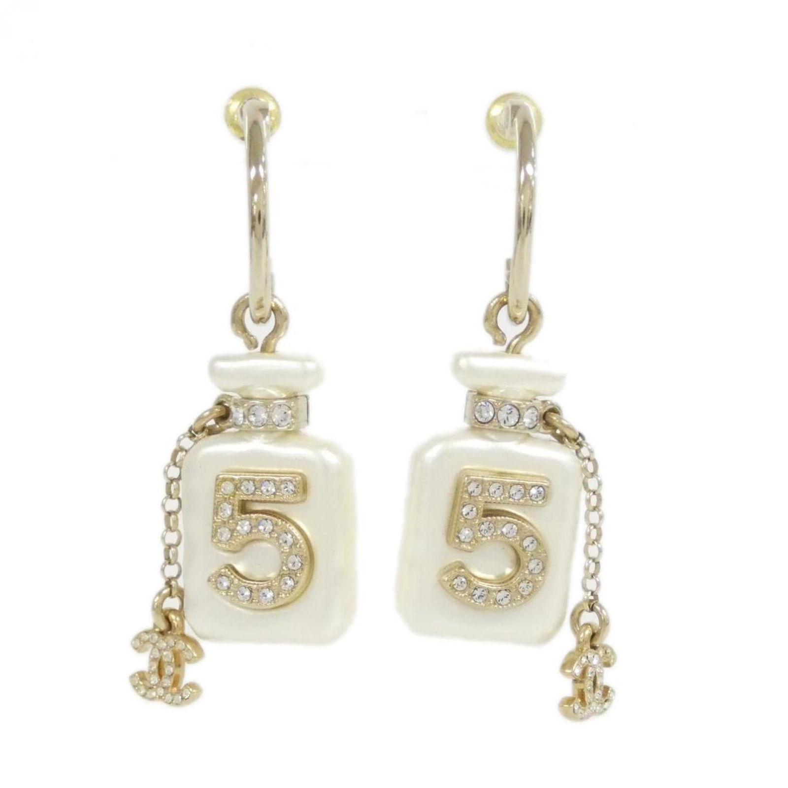 Chanel Earrings Stud: Chanel Earrings Stud This listing features Chanel Earrings Stud. Item specifics are provided below. Item Specifics: Brand: Chanel Type: Stud Earrings Gender: Women Color: White Size (Hxwxd): 30.00mm x