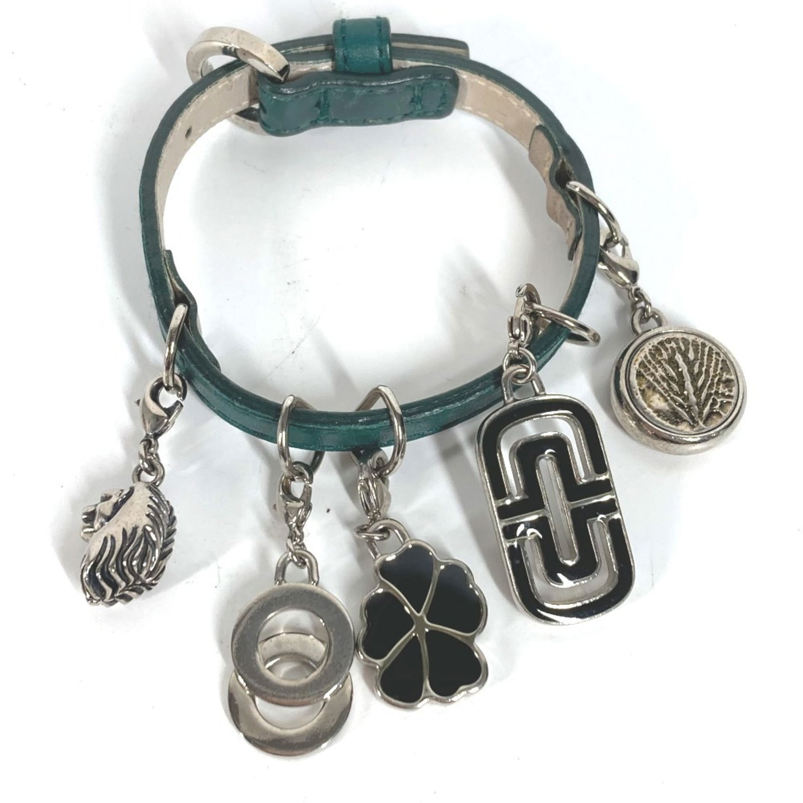 Leather Bvlgari Bangle: Leather Bvlgari Bangle This listing features Leather Bvlgari Bangle. Item specifics are provided below. Item Specifics: Brand: Bvlgari Type: Bangle Gender: Men,Women Material: Leather Color: Green Len