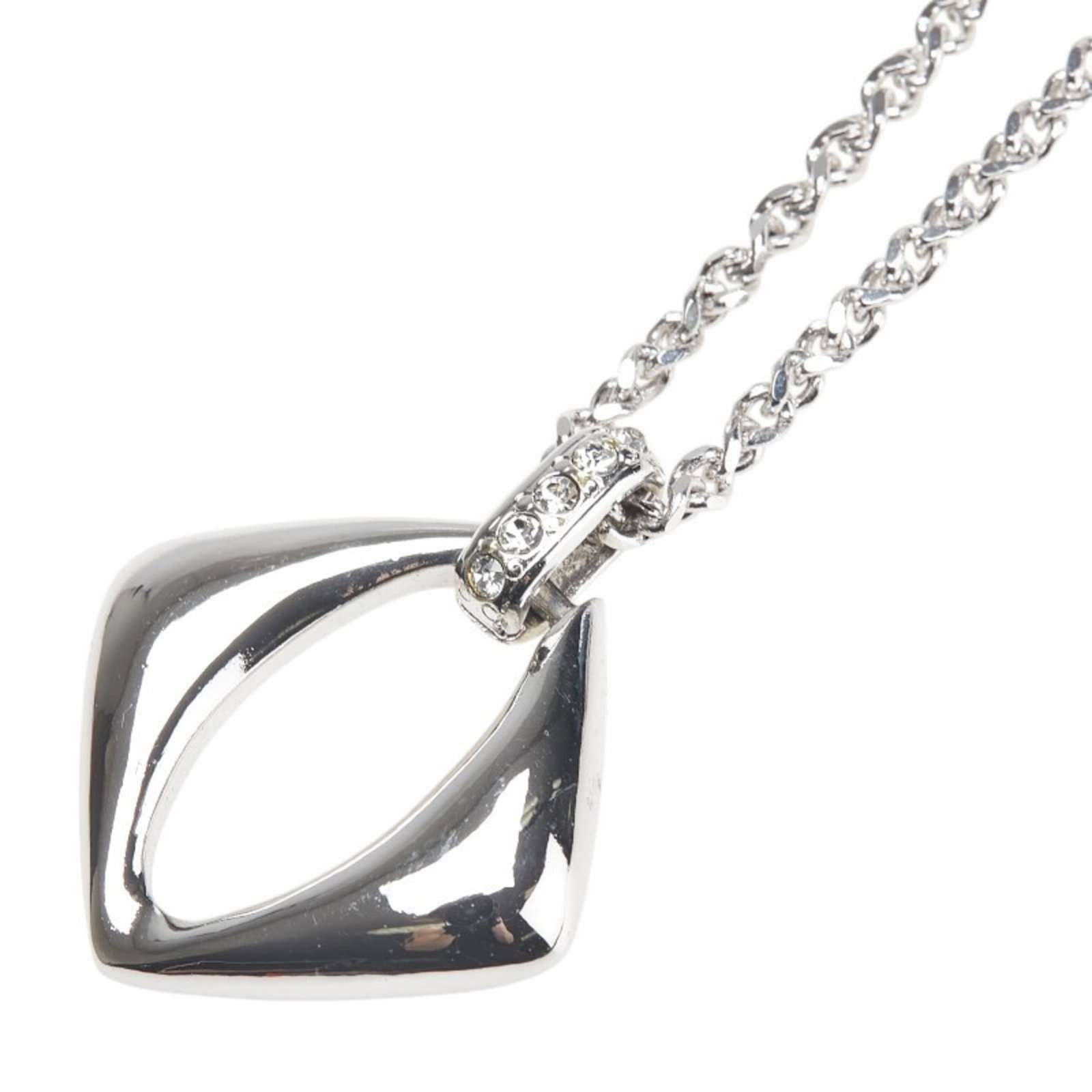 SAINT LAURENT - Yves Saint Laurent Saint Laurent Chain Pendant Necklace in Silver Metal with: SAINT LAURENT - Yves Saint Laurent Saint Laurent Chain Pendant Necklace in Silver Metal with Rhinestones for Women This listing features SAINT LAURENT - Yves Saint Laurent Saint Laurent Chain Pendant