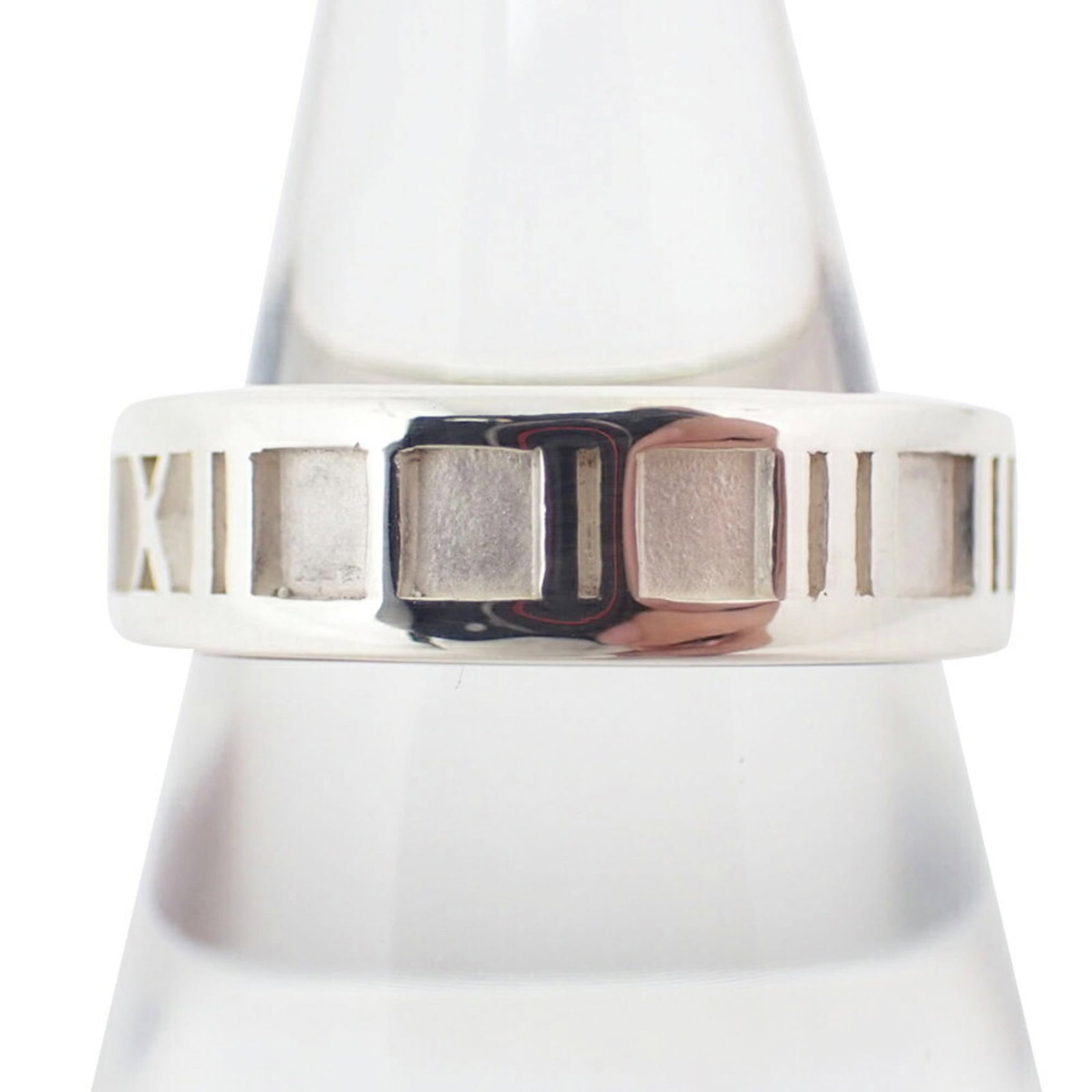 Tiffany Sterling Silver 925 Band Ring: Tiffany Sterling Silver 925 Band Ring This listing features Tiffany Sterling Silver 925 Band Ring. Item specifics are provided below. Item Specifics: Brand: Tiffany Type: Band Ring Gender: Women,Men