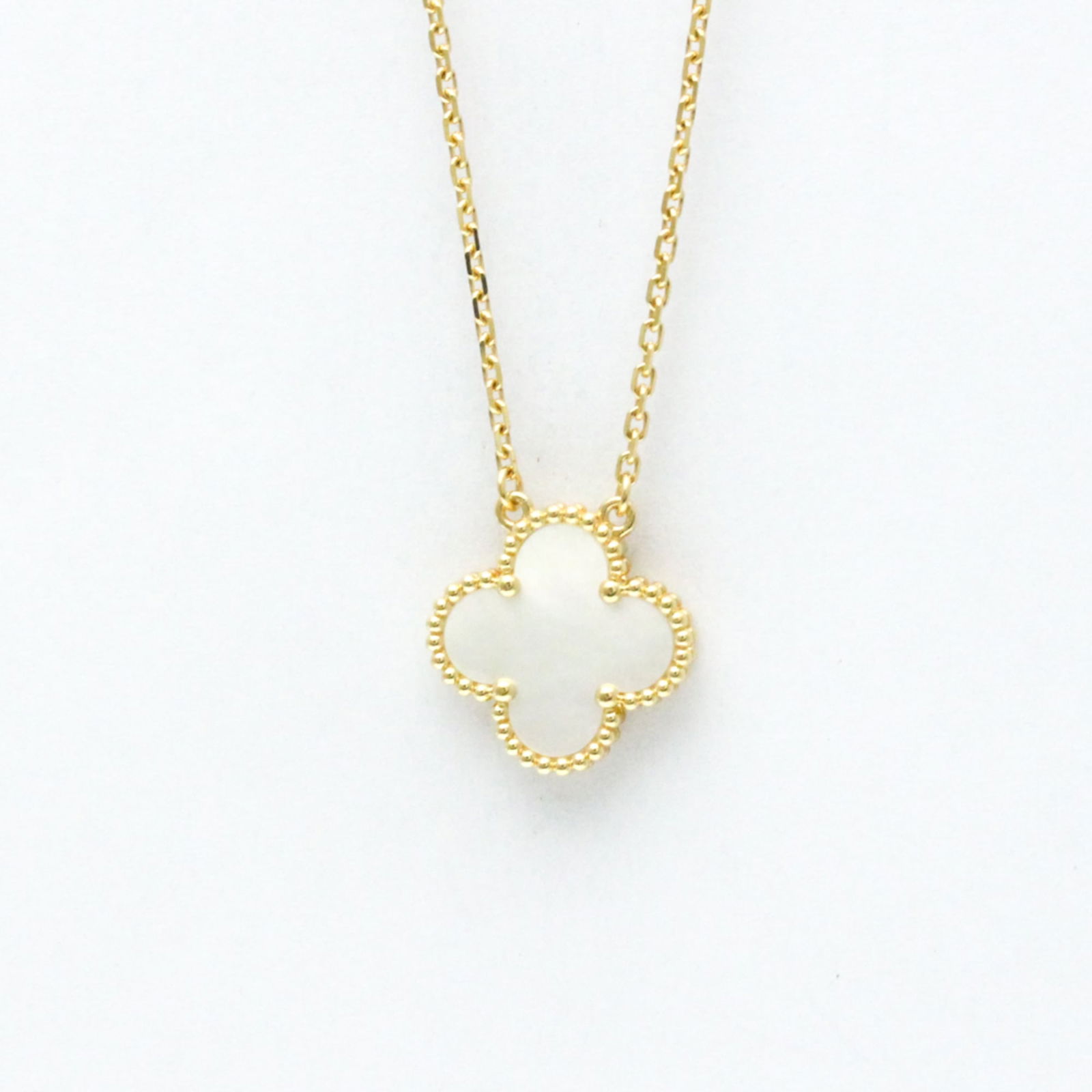 Men Fashion Pendant Necklace (Gold) - Van Cleef & Arpels Vintage Alhambra Necklace Yellow Gold: Men Fashion Pendant Necklace (Gold) - Van Cleef & Arpels Vintage Alhambra Necklace Yellow Gold (18K) Women This listing features Men Fashion Pendant Necklace (Gold) - Van Cleef & Arpels Vintage Alhamb