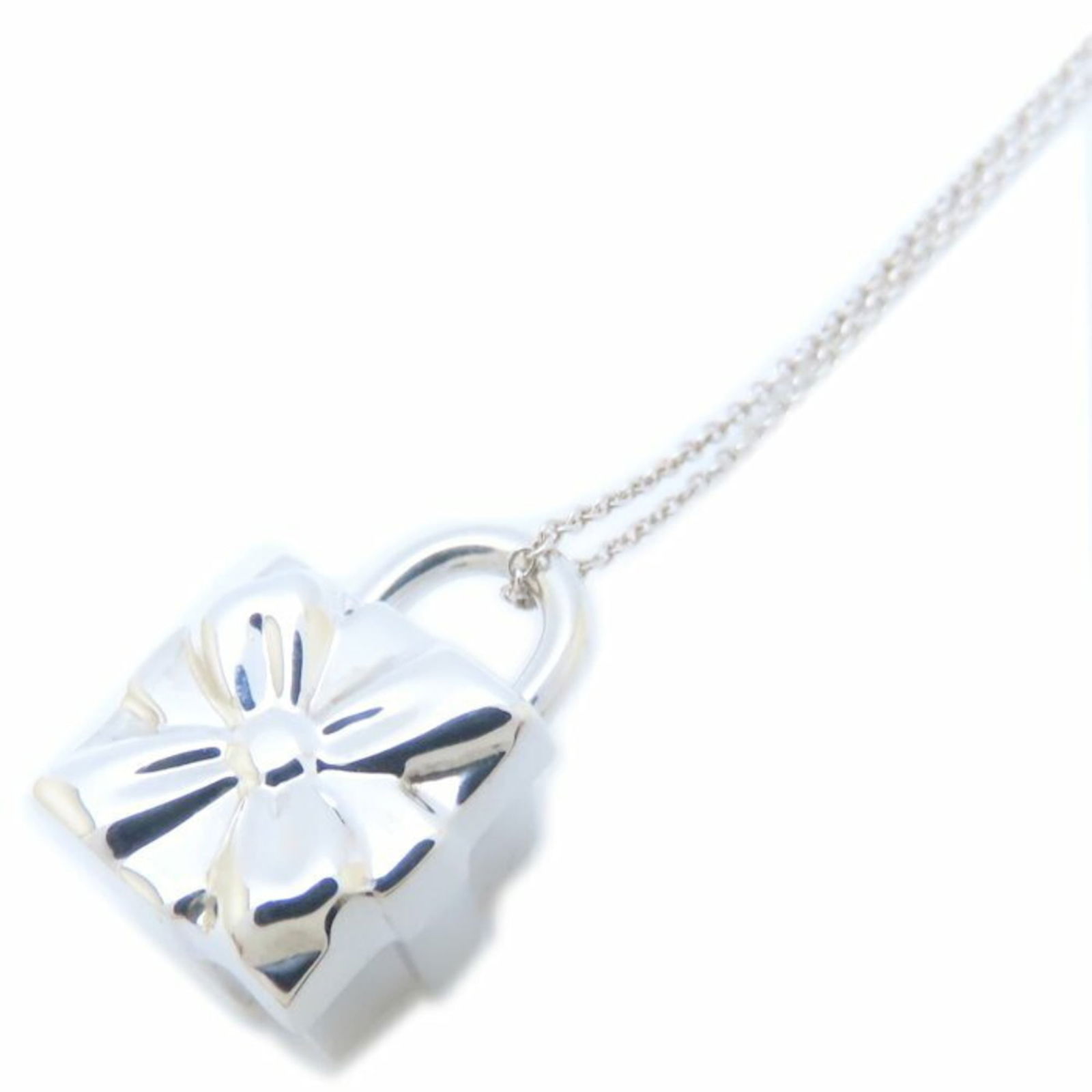 293853 TIFFANY&Co. Tiffany Box Lock Necklace Silver 925: 293853 TIFFANY&Co. Tiffany Box Lock Necklace Silver 925 This listing features 293853 TIFFANY&Co. Tiffany Box Lock Necklace Silver 925. Item specifics are provided below. Item Specifics: Brand: Tiffany