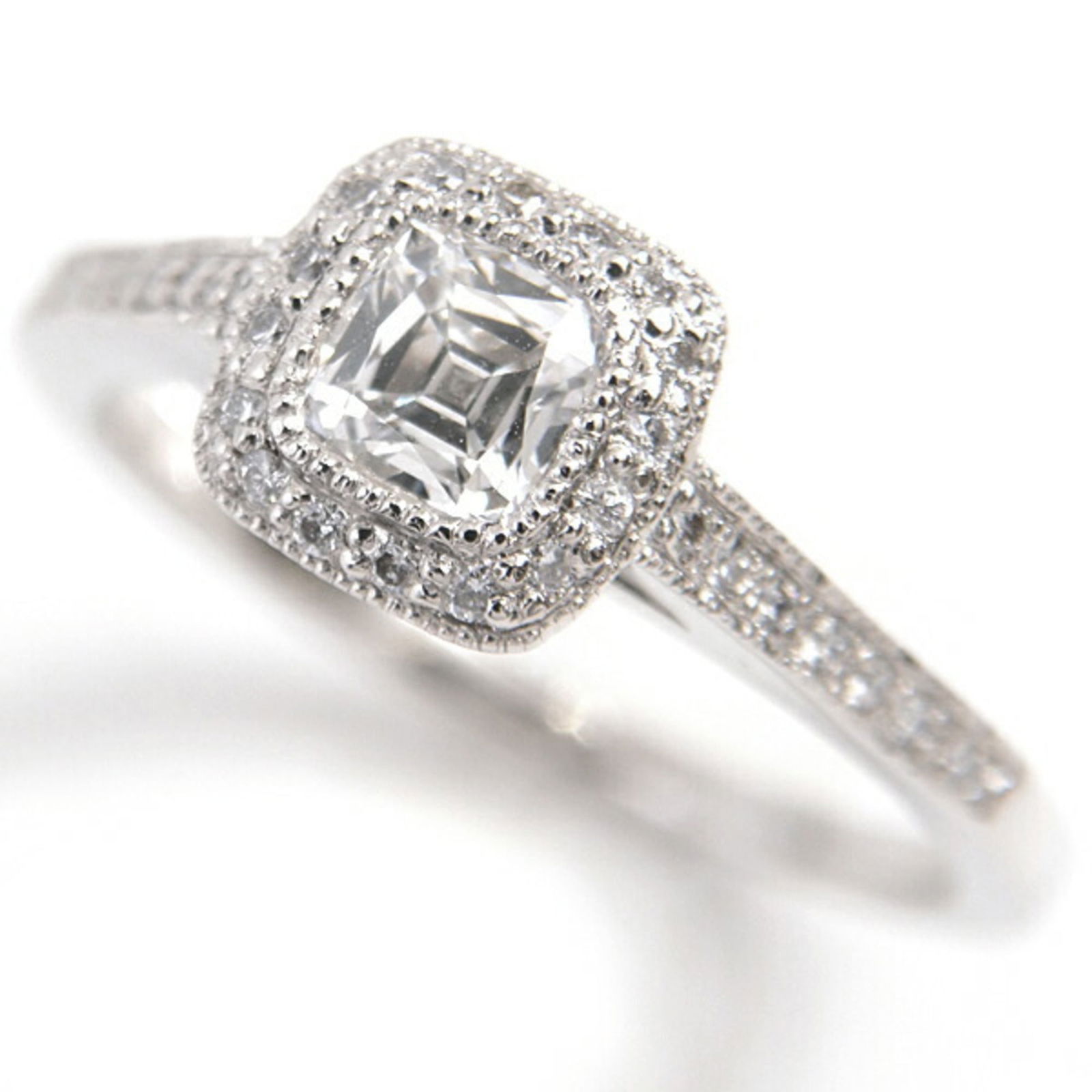 Platinum 950 Tiffany Band Ring: Platinum 950 Tiffany Band Ring This listing features Platinum 950 Tiffany Band Ring. Item specifics are provided below. Item Specifics: Brand: Tiffany Type: Band Ring Gender: Women Color: Silver Mater