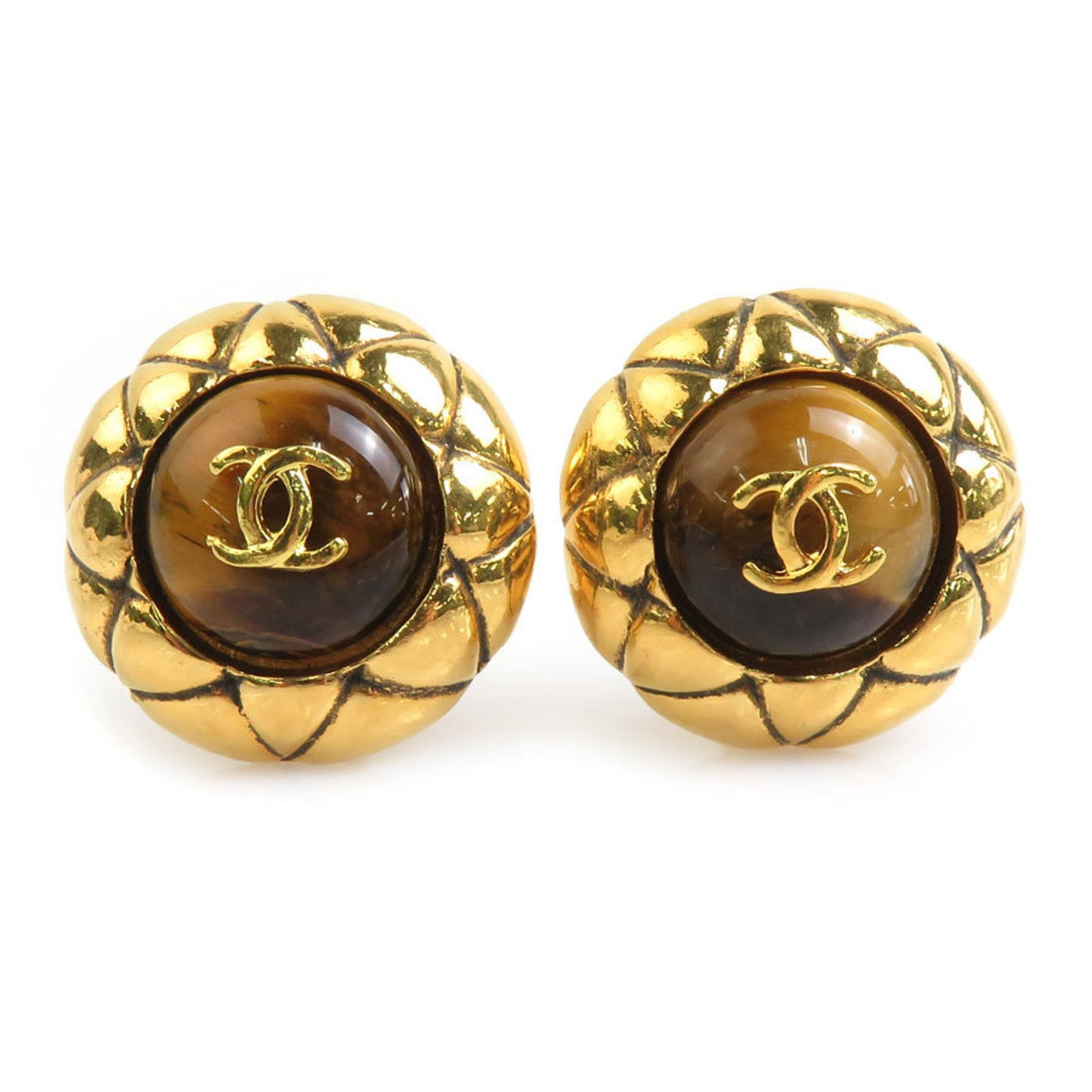 Chanel Metal Clip Earrings: Chanel Metal Clip Earrings This listing features Chanel Metal Clip Earrings. Item specifics are provided below. Item Specifics: Brand: Chanel Type: Clip Earrings Gender: Women Material: Metal Color: