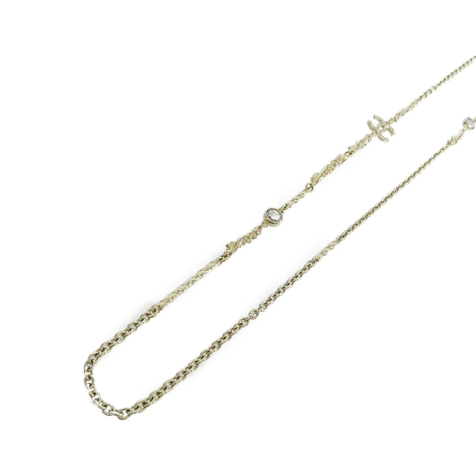 Chanel Necklace: Chanel Necklace Chanel gold necklace for women with a total neck circumference of 89cm - 96cm (35.03'' - 37.79''), pendant measuring 10mm x 15mm (0.39'' x 0.59''), in very good used condition. Item Sp