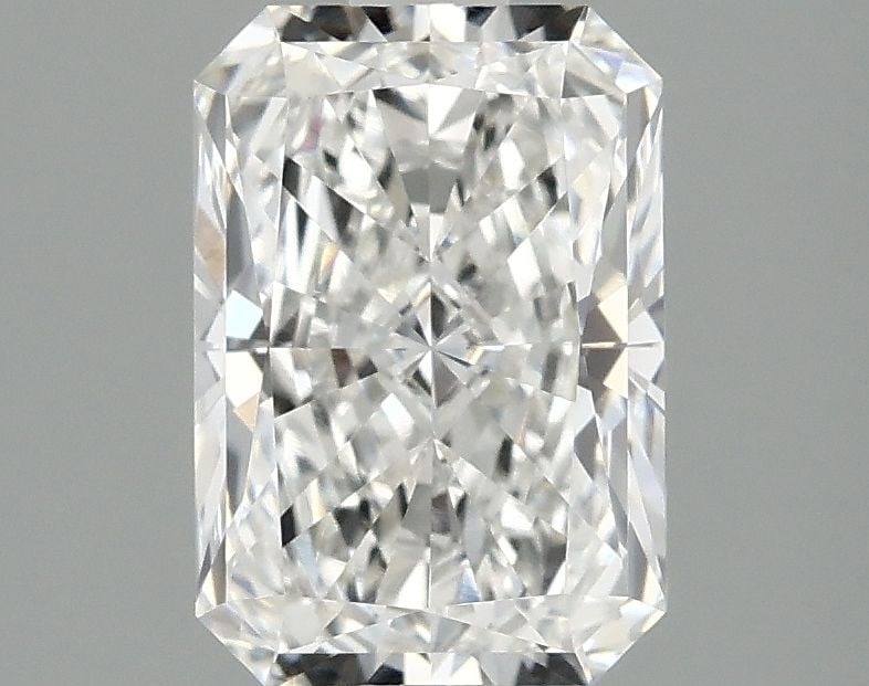 Loose Lab Diamond IGI Radiant 2.09ct E VVS1: Loose Lab Diamond IGI Radiant 2.09ct E VVS1 Loose lab-grown diamond, IGI certified, weighing 2.09ct with color E and clarity VVS1; features excellent polish and symmetry. Item Specifics: Source: