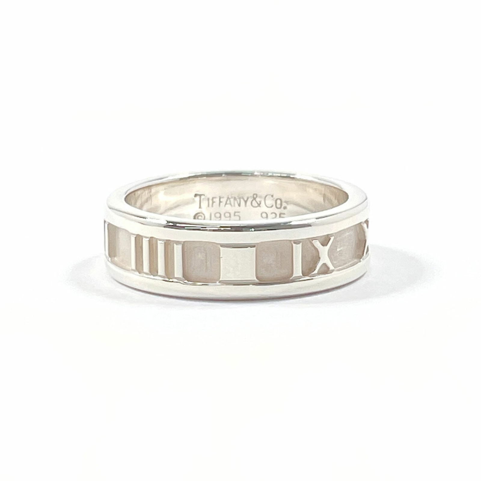 Silver 925 Tiffany Band Ring: Silver 925 Tiffany Band Ring Tiffany 925 Silver Band Ring suitable for both men and women in size 6.5; very good used condition with minor signs of wear. Item Specifics: Brand: Tiffany Type: Band