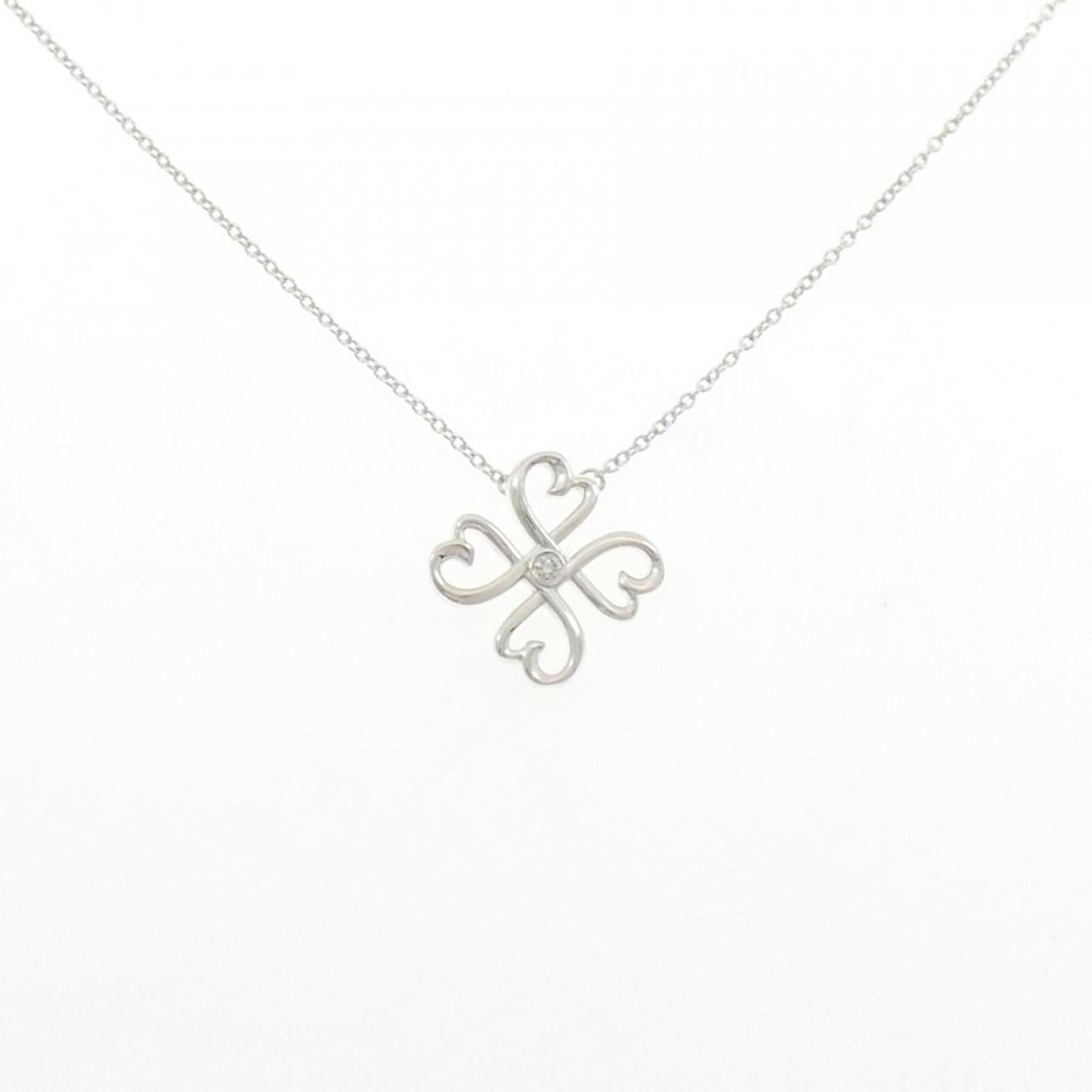 Loving Heart Necklace Tiffany: Loving Heart Necklace Tiffany This Tiffany silver necklace with a diamond pendant measures 46 cm in length and is in like new condition. Item Specifics: Brand: Tiffany Necklace Type: Necklace Pendant