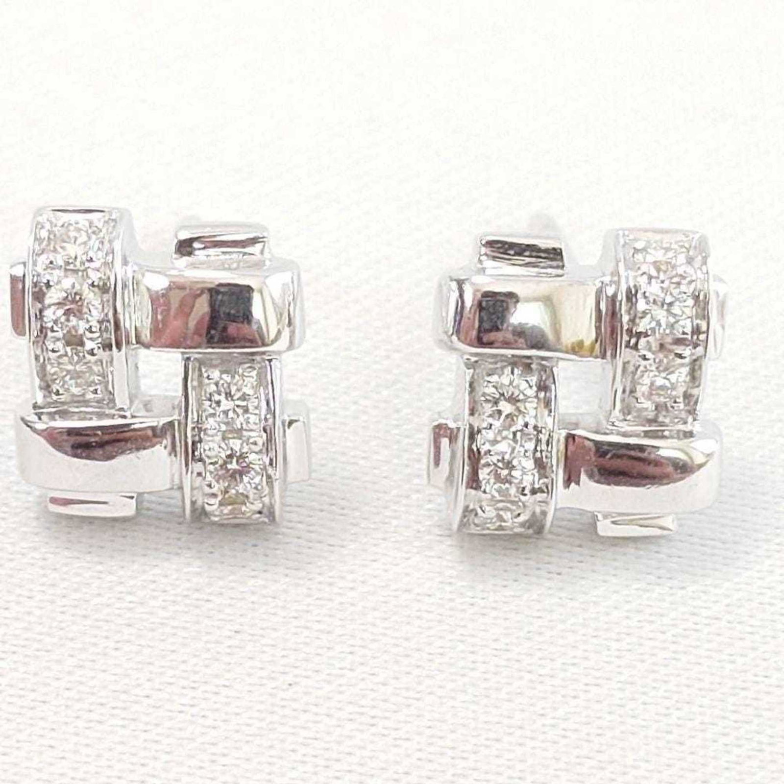 White Gold (18K) Tiffany Stud Earrings (1 of 13)