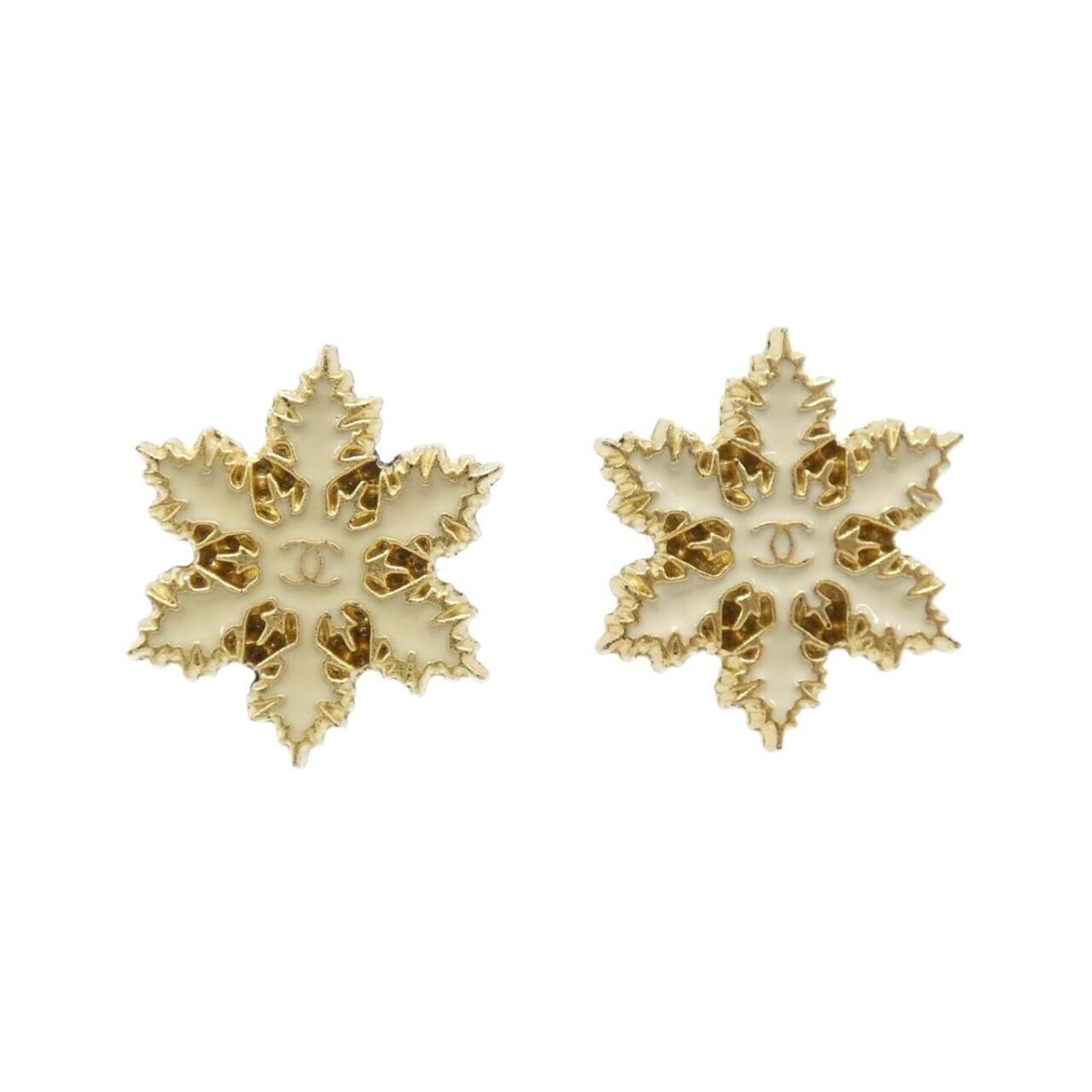 Chanel Earrings Stud: Chanel Earrings Stud Chanel Gold and White Stud Earrings, measuring 20.00mm x 17.00mm, are in very good used condition with minor traces of usage. Item Specifics: Brand: Chanel Type: Stud Earrings Gen