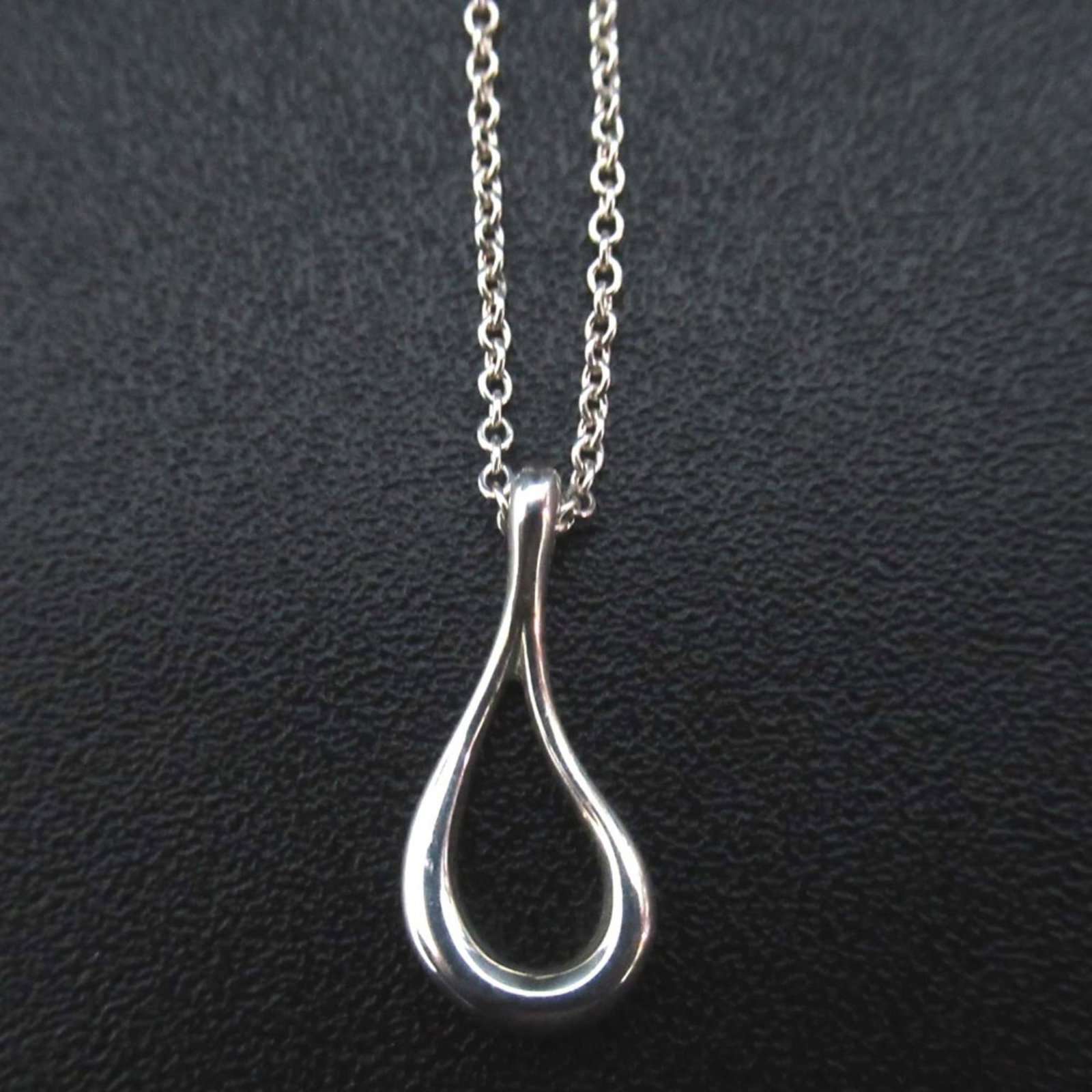 Elsa Peretti Open Teardrop Pendant Necklace in 925SV Silver by Tiffany & Co. for Women: Elsa Peretti Open Teardrop Pendant Necklace in 925SV Silver by Tiffany & Co. for Women Elsa Peretti Open Teardrop Pendant Necklace by Tiffany & Co., made of 925 sterling silver, designed for women wit