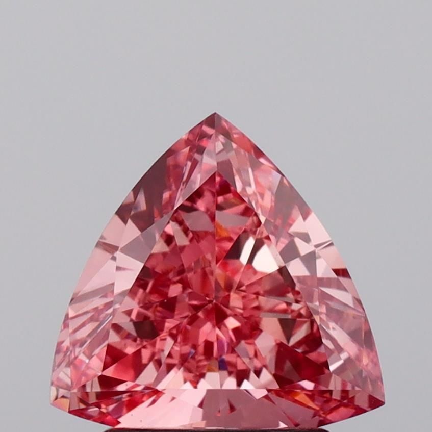 Loose Lab Diamond IGI Triangular 1.49ct Fancy Vivid Pink VS1: Loose Lab Diamond IGI Triangular 1.49ct Fancy Vivid Pink VS1 Loose lab-grown diamond certified by IGI, 1.49 carats, in Fancy Vivid Pink color with clarity VS1, featuring excellent polish and
