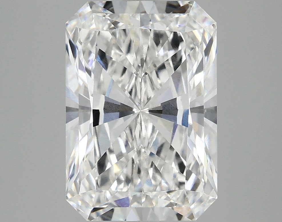 Loose Lab Diamond IGI Radiant 4.1ct E VS1: Loose Lab Diamond IGI Radiant 4.1ct E VS1 Loose lab diamond weighing 4.1ct with E color and VS1 clarity, certified by IGI, known for excellent polish and symmetry. Item Specifics: Source: This Is A