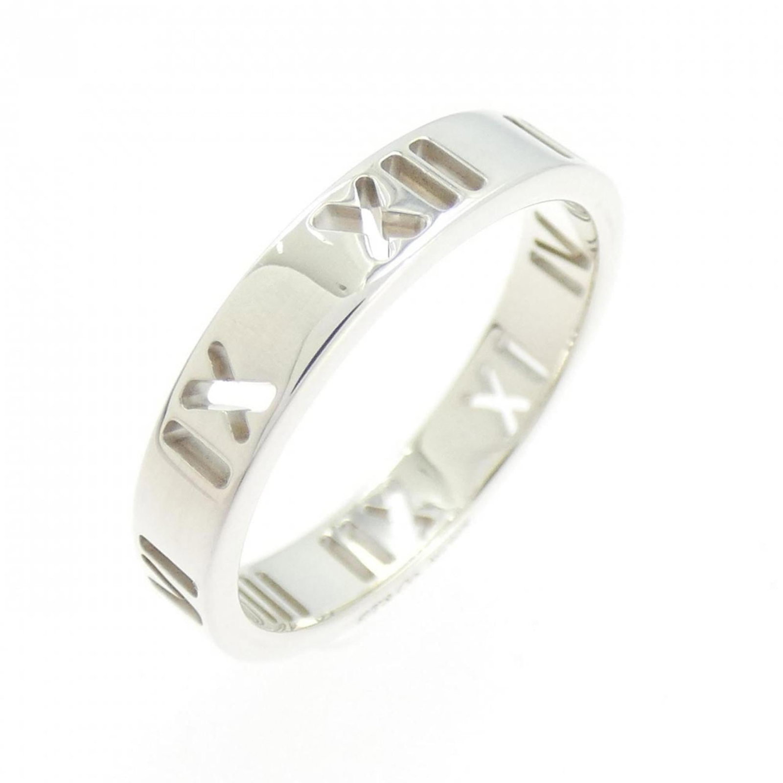 Silver 925 Tiffany Band Ring: Silver 925 Tiffany Band Ring This Silver 925 band ring by Tiffany is designed for women, is size 4.5, and is in like-new condition with minimal signs of use. Item Specifics: Brand: Tiffany Type: