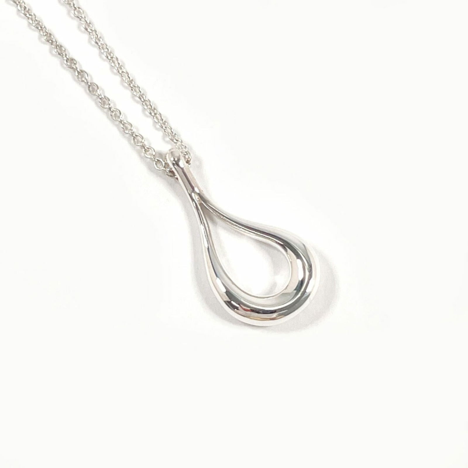 Tiffany & Co. Elsa Peretti Teardrop Necklace 925 Sterling Silver for Women: Tiffany & Co. Elsa Peretti Teardrop Necklace 925 Sterling Silver for Women Tiffany & Co. Elsa Peretti Teardrop Necklace, 925 Sterling Silver for women, 46.5 cm neck circumference, pendant size 19.8mm