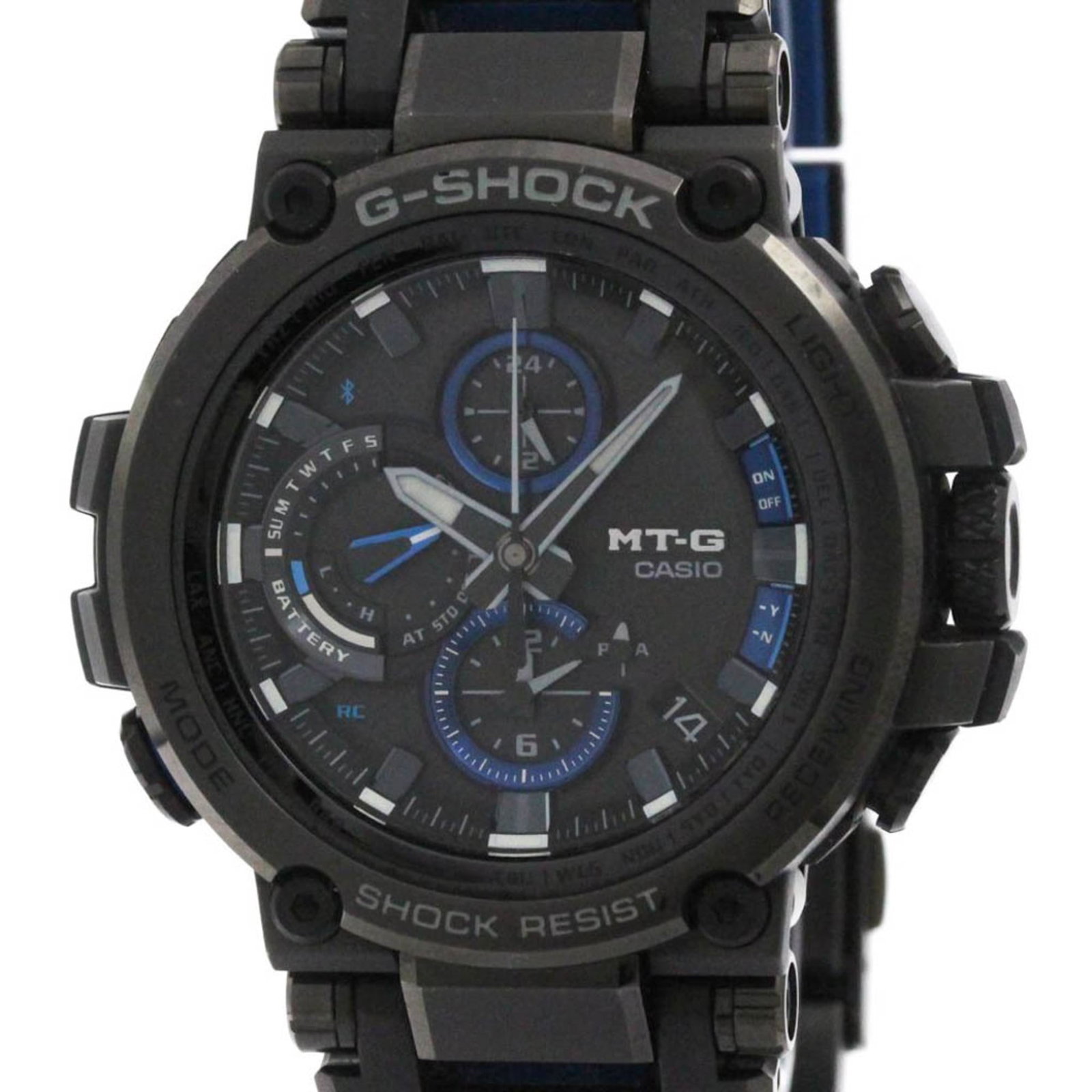Wristwatch Casio: Wristwatch Casio This Casio wristwatch features a stainless steel case and band, a black dial, and has a case diameter of 51mm. It is in very good used condition with some scratches and traces of usag