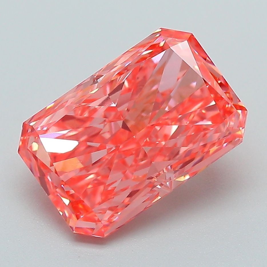 Loose Lab Diamond 3.17ct Fancy Vivid Pink VVS2 - IGI Radiant: Loose Lab Diamond 3.17ct Fancy Vivid Pink VVS2 - IGI Radiant Loose Lab Diamond weighing 3.17ct with Fancy Vivid Pink color and VVS2 clarity, certified by IGI, featuring VG polish and symmetry. Item
