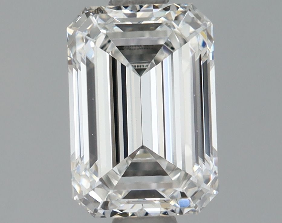 Loose Lab Diamond 1.3ct E VVS2 - IGI Emerald: Loose Lab Diamond 1.3ct E VVS2 - IGI Emerald Loose lab-grown diamond weighing 1.3 ct, IGI certified with an emerald cut, E color, and VVS2 clarity. Measurements are 7.38mm x 5.1mm x 3.43mm. Item Speci
