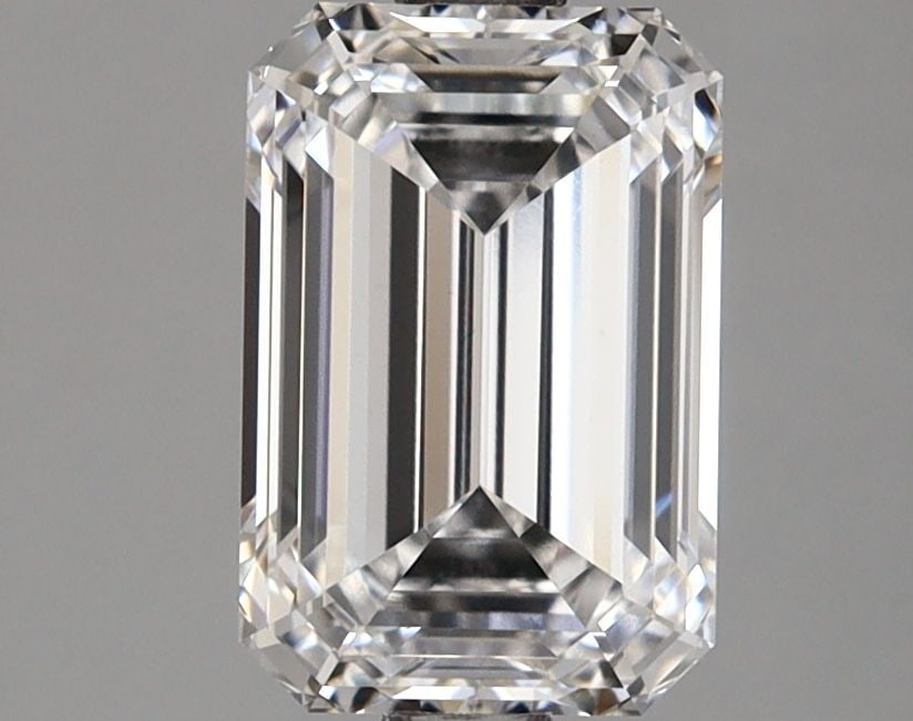 Loose Lab Diamond IGI Emerald 2.11ct E VS1: Loose Lab Diamond IGI Emerald 2.11ct E VS1 This loose lab-grown emerald diamond weighs 2.11 carats with a color grade of E and clarity of VS1, certified by IGI. Measurements are 8.84 x 5.92 x 3.99 mm,